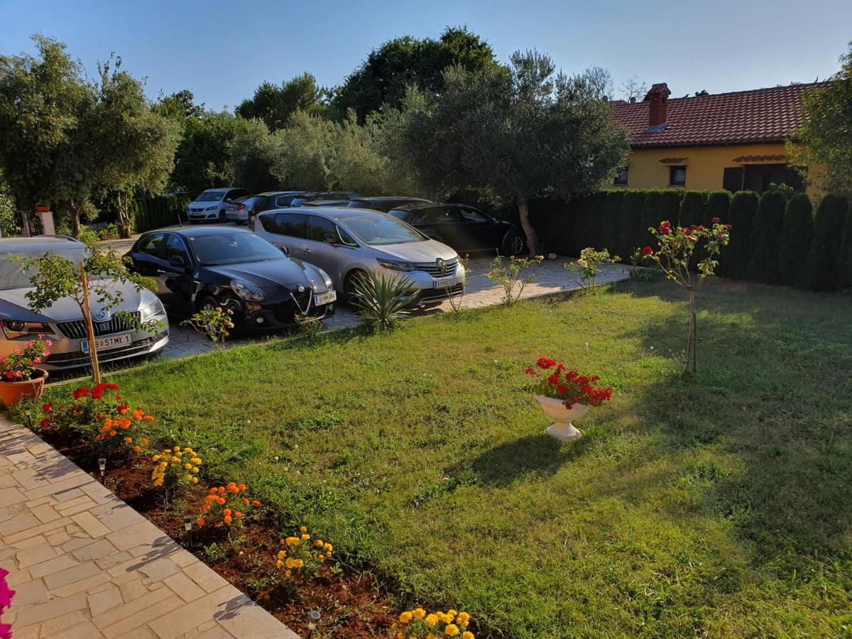 Villa Nikolina Medulin Bagian luar foto