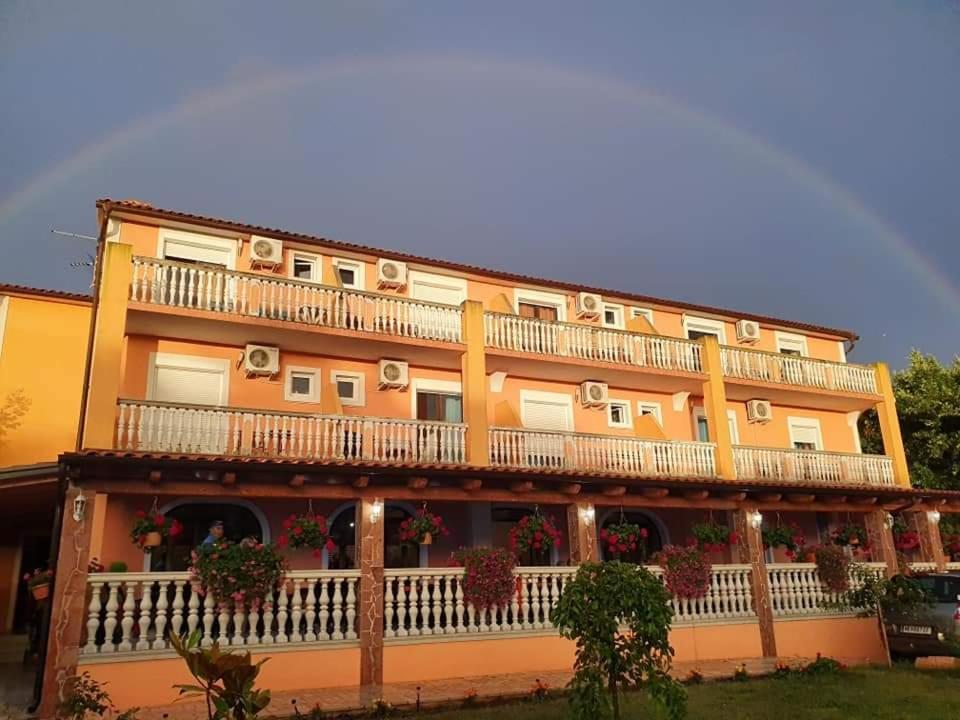 Villa Nikolina Medulin Bagian luar foto